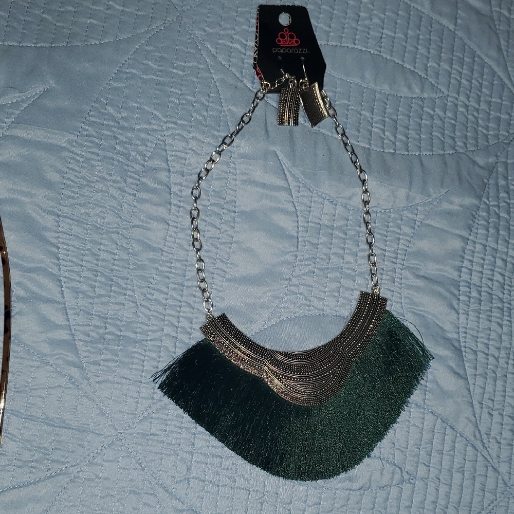 Elegant Green and Silver Necklace
